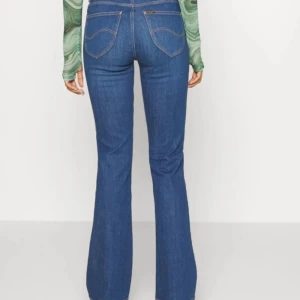 Lee Breese Boot - Har använt dom ett fåtal gånger.  Storlek: W25 L31 Vidare nertil Bootcut  Lite hörde i midjan  Stretch 