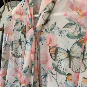 Ida Sjöstedt Blus  - Helt underbar blus från Ida Sjöstedt i st 34 (rymlig).  Bara använd två gånger är som ny. 