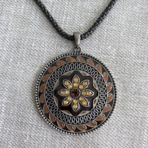 Montini halsband - I fint skick