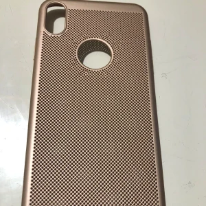 Colorfone iPhone X/Xs Max Skal Med Hål Guld - En ny slimskal till iPhone X S Max Färg:Guld Kontakta mig om du undrar över något.