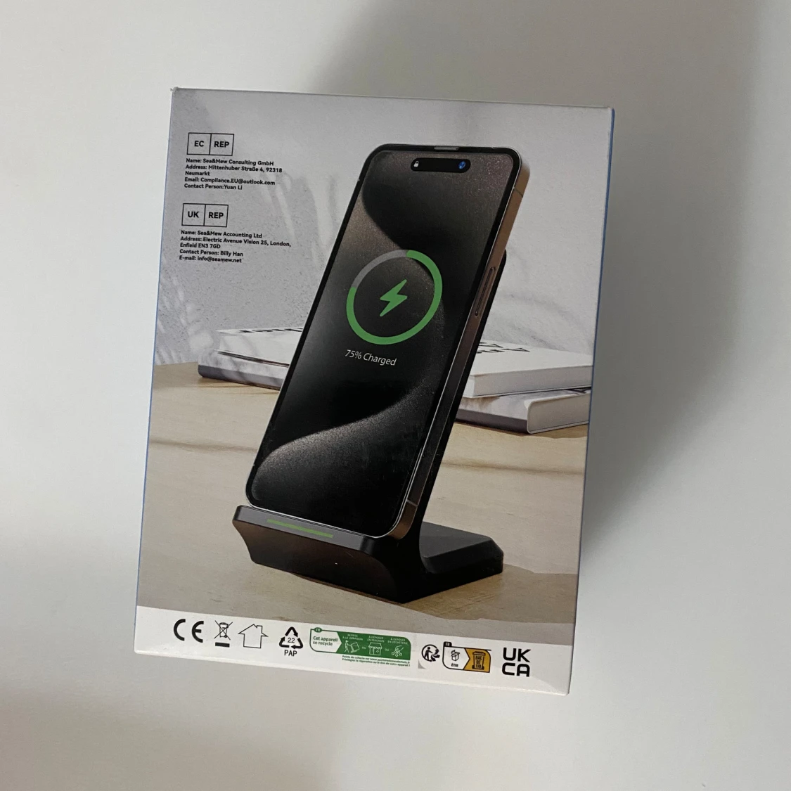 Trådlös laddare / wireless charger.
