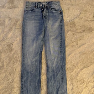 Straight midwaist jeans - Jeans från zara som inte kommer till användning💞