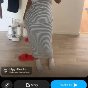 Klänning  - Aldrig använt 