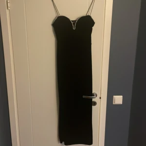 Långklänning med slits  - Använd 1 gång. Nyskick 