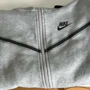 En Nike Tech som är i nyskick🥰