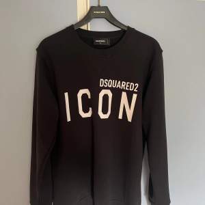 Dsquared sweatshirt i mycket fint skick! Storlek XL