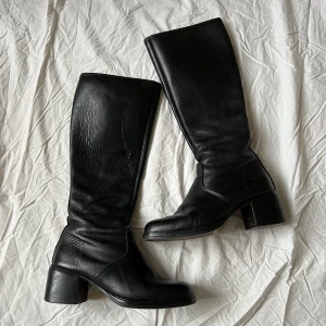 Perfekta boots - Perfekta boots. Storlek 40. Made in Italy, och jag är ganska säker på att de är i äkta läder