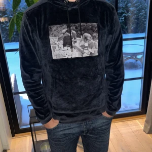 Limitato hoddie  - Skick: som ny Storlek M  
