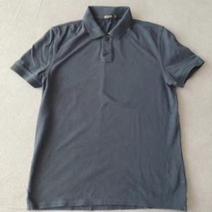 Tiger of Sweden Piké  - Supersnygg piké från Tiger of Sweden.