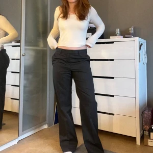 Grå kostymbyxor  - Grå raka kostymbyxor💓 