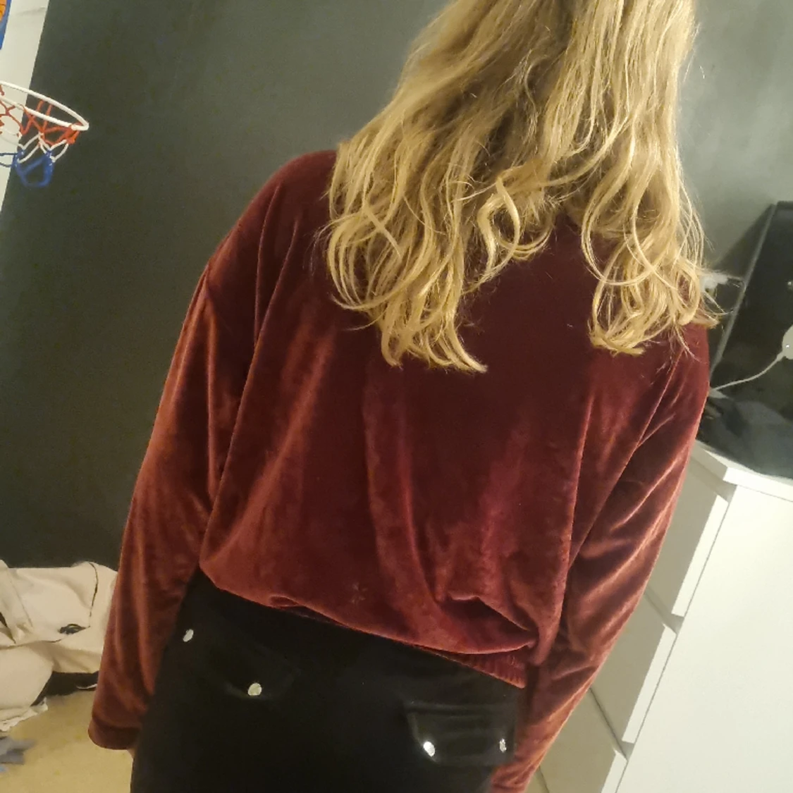 Fin röd mjuk tröja  - 91