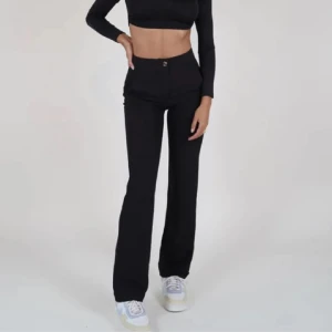 Kostymbyxor  - Superfina kostymbyxor i fint skick, inköpta från den danska hemsidan Venderbys. Storlek XS men liten i storleken så passar XXS.