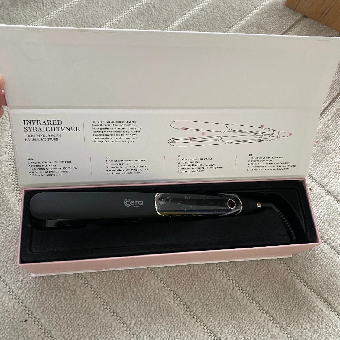 Oanvänd plattång från Cera.