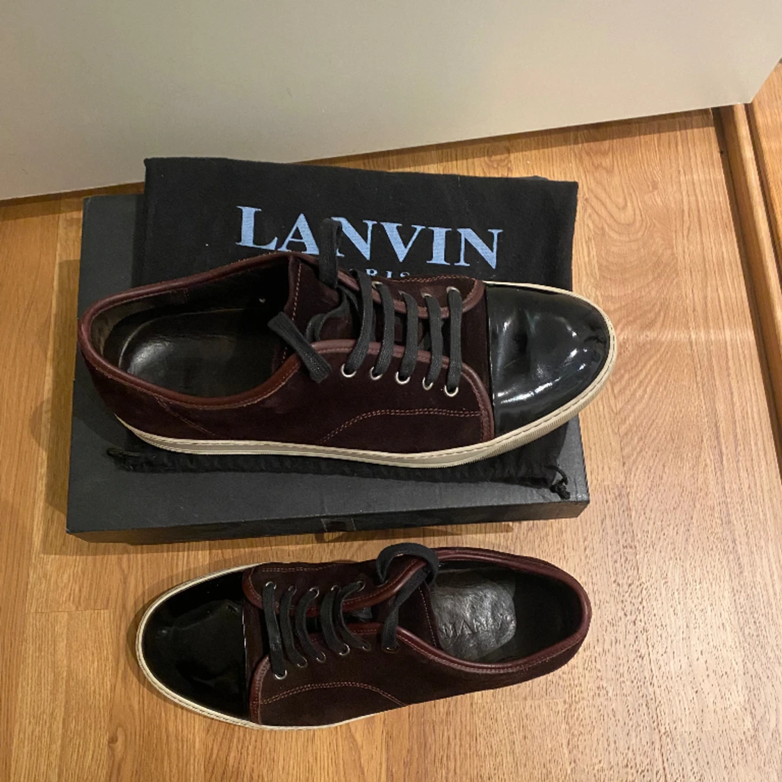 Vinröda Lanvins storlek 43/44 - 90