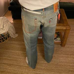 Unika levis collab x heron preston jeans. Aldrig använda, nypris 3000kr. Killen på bilden är 182cm 