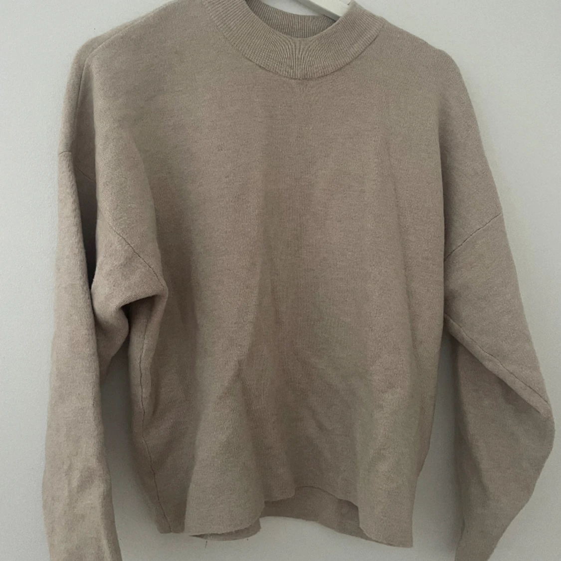 Stickat set tröja och kjol