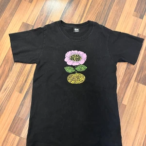 Stussy potato flower tee  - Used in good condition