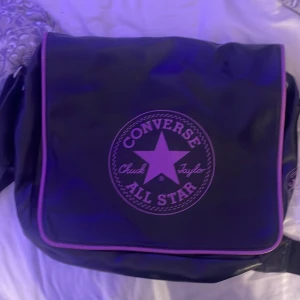 Converse väska - Aldrig använt från min mamma men super bra skick!