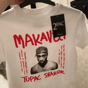 tupac T-shirt  - liten i storleken, helt ny men utan lapp! För både killar och tjejer