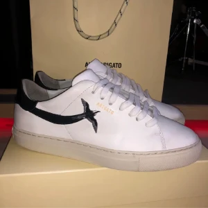 Axel Arigato Skor - Säljer mina fina arigato skor! Kvittot finns kvar!❤️kom privat så kanske kan priset sänkas 