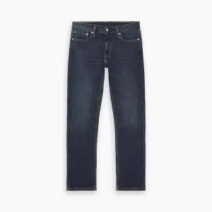 Nästa helt nya Levi’s jeans i modellen 511, mörkblå. Storlek 32/30