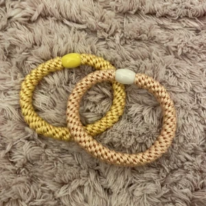 Äkta kknekki - En gul och en typ beige kknekki ÄKTA 