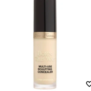 Too faced concealer  - Säljer Too Faced, Born This Way concealer i färgen almond. Concealern är ny, endast testad för shadematch vilket inte passade mig. Produkten är ren och saniterad. 