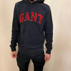 Gant sweatshirt ny skick köpt för cirka 1000kr + mitt pris 650kr