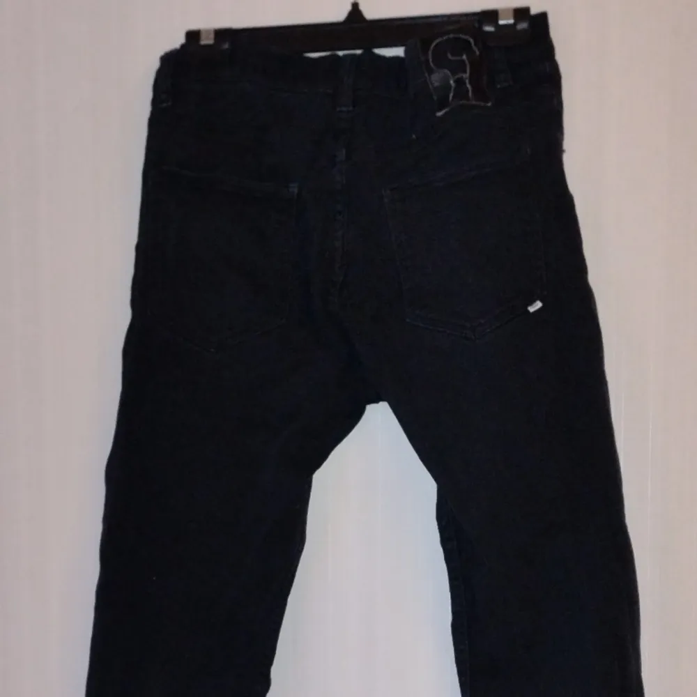 Fina svarta strech jeans skönt material. Bara testad.. Jeans & Byxor.