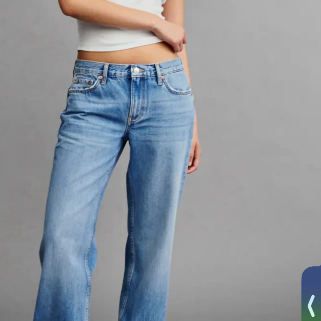 Lågmidjade ljusblåa jeans