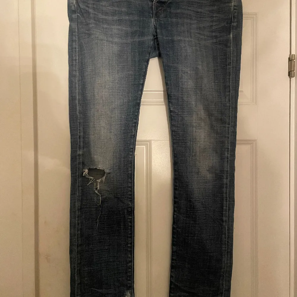 As snygga vibtage jeans, motsvarar storlek 36/38/40 low waist tyvärr för små för mig men sjukt snygga!. Jeans & Byxor.