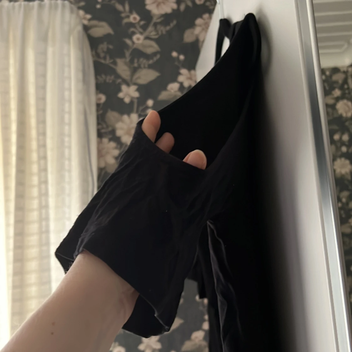 T-shirt med öppna axlar - 91