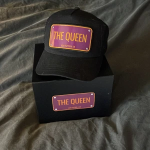 John hatter &Co keps 😍🧢 - THE QUEEN keps aldrig använd odenarie pris 800. Men jag sänker till 600 kr💗 Pris kan så klart diskuteras vid snabb affär 