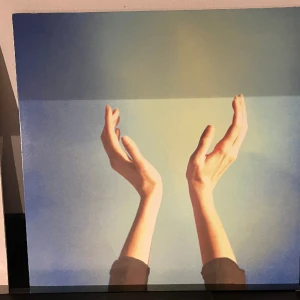 Cults Lp skiva - Cults offering gatefold skivan är i nyskick  och är endast spelad en gång 