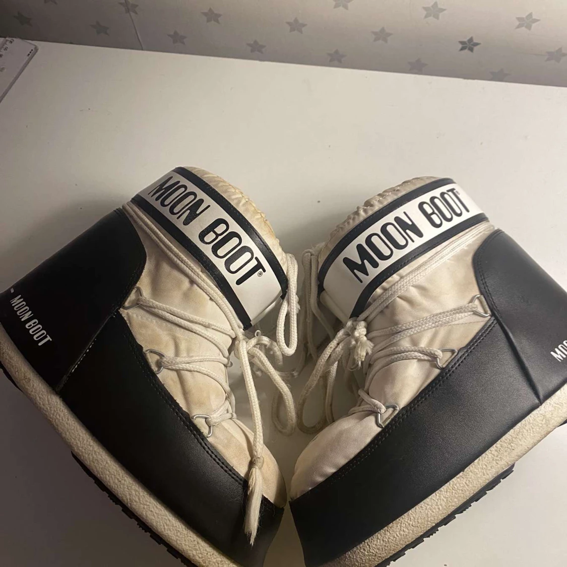 Moon boots