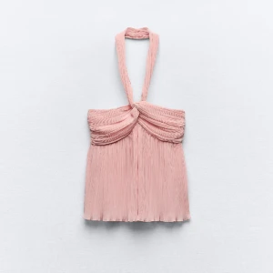 Zara topp - säljer denna slutsålda toppen från zara. Prislapp är kvar och toppen är helt oanvänd💕