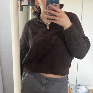 Brun stickad tröja  - Superfin tröja från ”JJXX”, använd 2 gånger ❤️