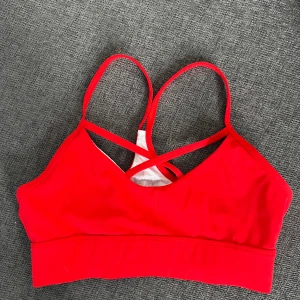 Träningstopp nvgtn  - Storlek S 