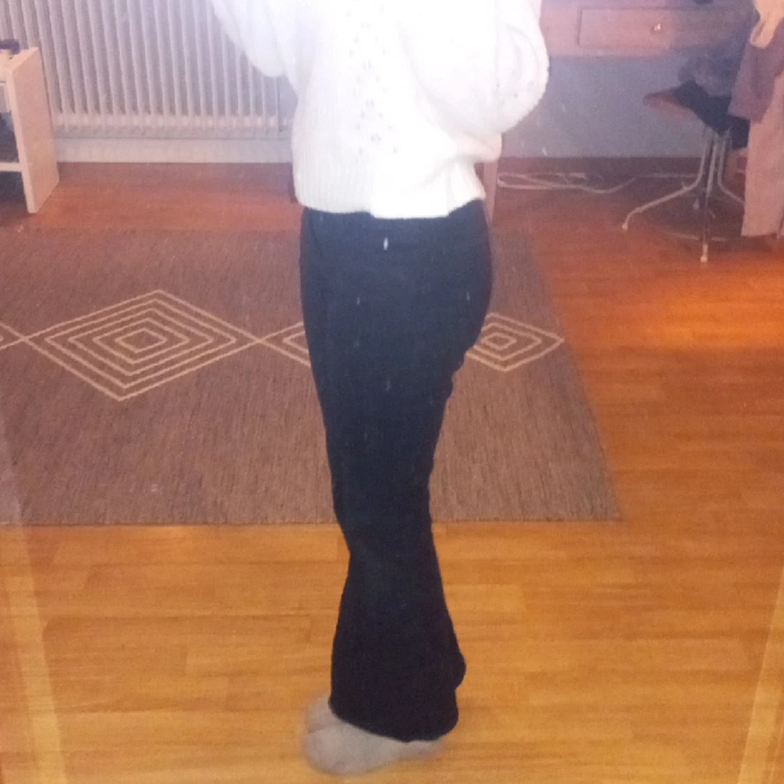 Säljer dom här bootcut jeansen pga att dom är för korta för mig. - 91