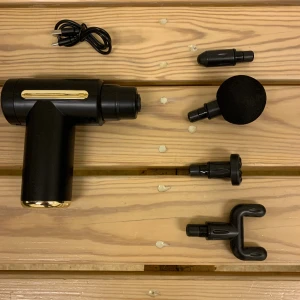 Masagepistol  - En mycket bra masagepistol som jag har använt sällan och är i ett bra skick. Utgångspriset är 550 så än bra affär.