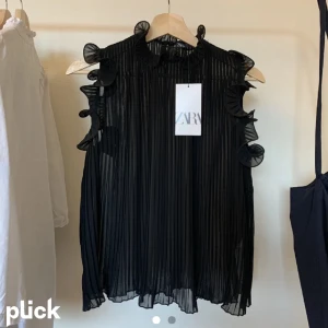 Blus zara - Säljer denna jätre snygga blus som ej säljs längre