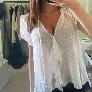 zara blus  - liten i storleken, sitter som en M/S💞