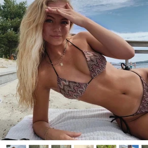 Bikini - Jättefin oanvänd bikini med fint mönster. Jag har inte använder och säljer för att den vara för liten för mig. Har bara provat med underkläder. Jag betalade 486kr.