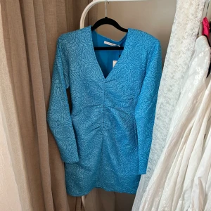 Blå klänning - Jättefin oanvänd blå klänning ❤️ Lappar kvar ❤️❤️❤️