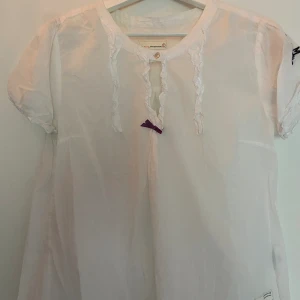 Odd Molly Blus - Mycket fint skick. Storlek 2, men skulle säga att den motsvarar xs/s