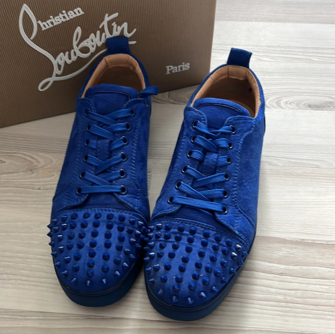Louboutin  - 90