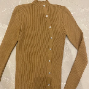 Trendyol ribbad tröja  -  helt oanvänd ribbad tröja 