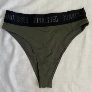 Sunkissed Bikini bottom Grön M - Aldrig använd!!! Har bara underdelen, storlek M