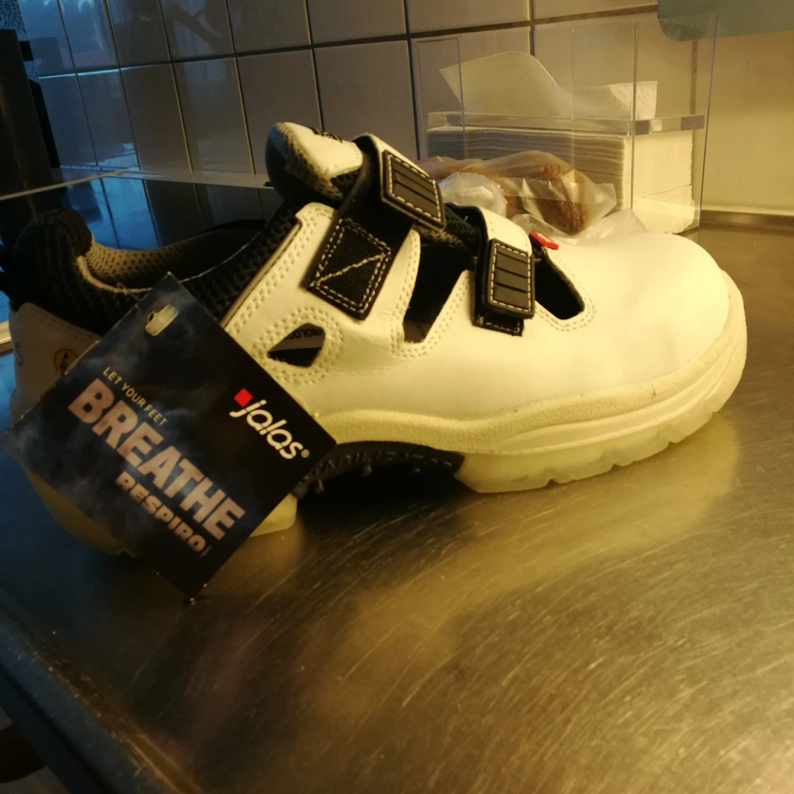 Arbets skor med stålhätta, helt oanvända storlek 43 - 90