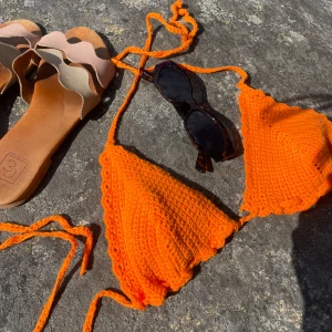 Virkade bikinis  - Säljer handgjorda virkade bikinitoppar. Anpassad efter storlek och önskemål på färg. Bikinisarna är gjorda i 100% bomull💛💛